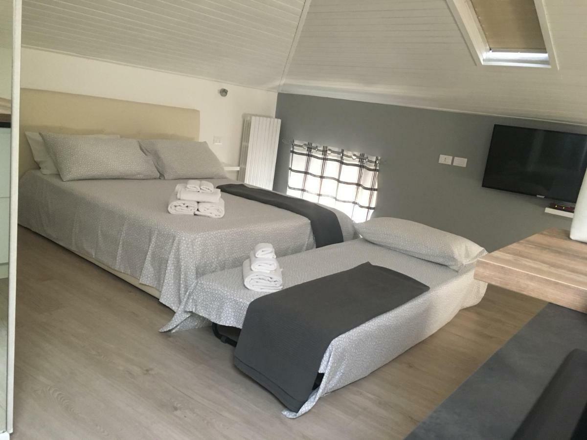 La Mansarda Di Juliette Lejlighed Desenzano del Garda Eksteriør billede