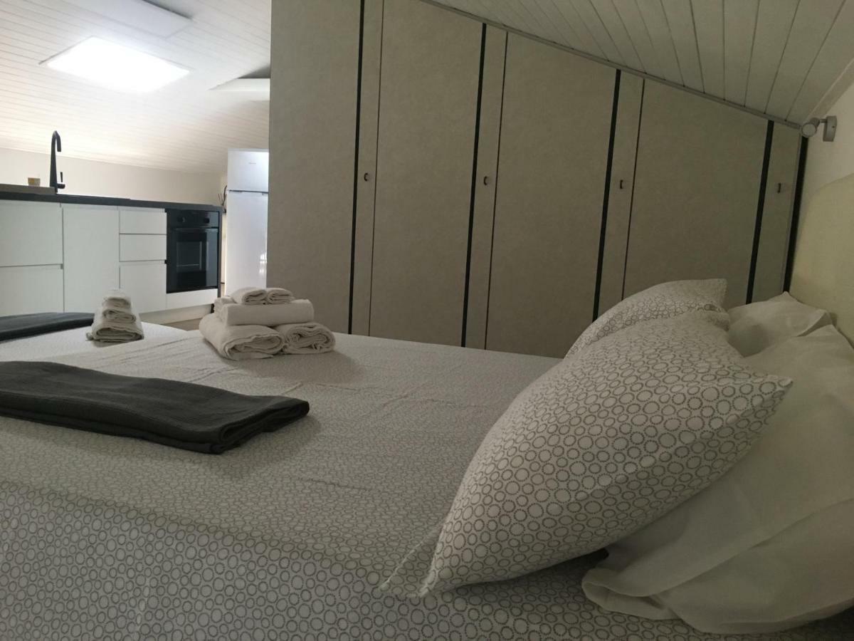 La Mansarda Di Juliette Lejlighed Desenzano del Garda Eksteriør billede